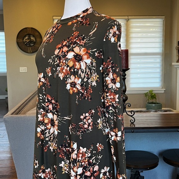Reborn J Maxi Dress Size Medium Green Floral Long Sleeve Stretch Smooth Soft - Picture 5 of 13